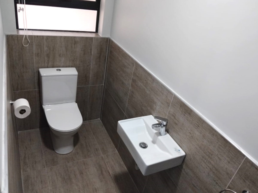 4 Bedroom Property for Sale in Wavecrest Eastern Cape